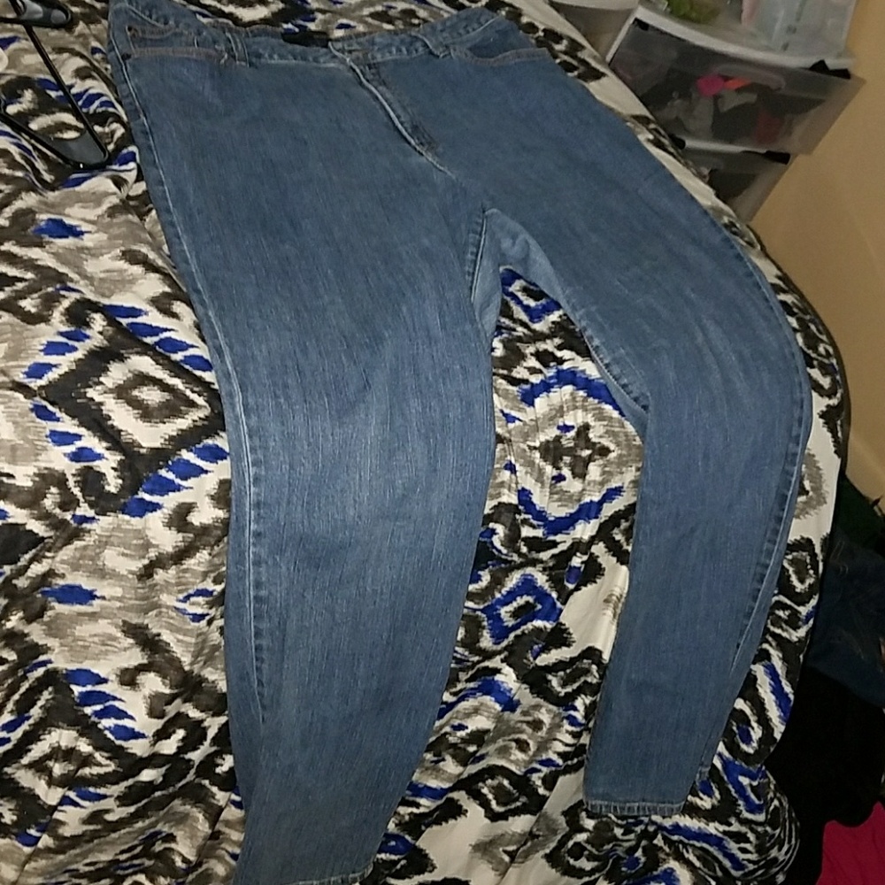 Straight leg blue jeans